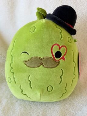 Squishmallows Charles the Pickle Valentines Day 9" Plush - NWT - Monocle